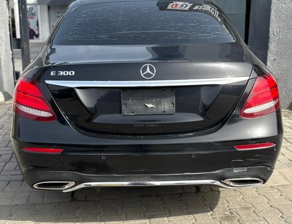 2018 MERCEDES BENZ E300 FOR SALE IN LAGOS