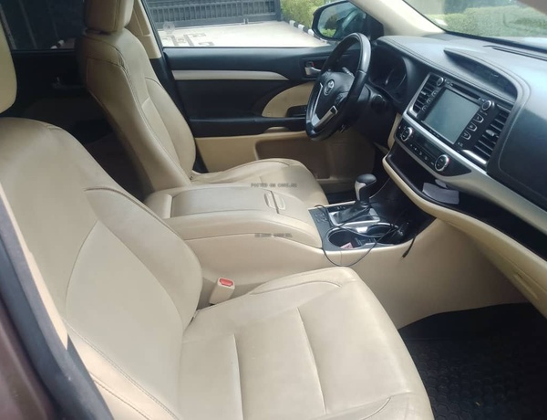 Toyota Highlander 2017 for Sale In Lagos