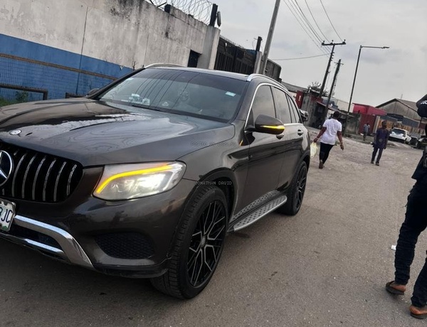 Foreign Used Mercedes Benz GLC 300 2017 for Sale In Lagos