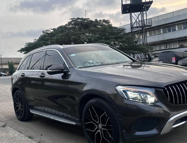 Foreign Used Mercedes Benz GLC 300 2017 for Sale In Lagos