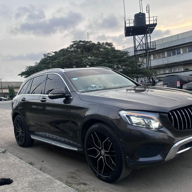 Foreign Used Mercedes Benz GLC 300 2017 for Sale In Lagos image