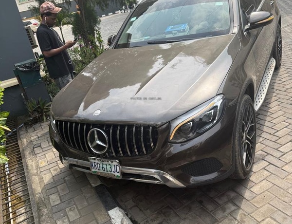 Foreign Used Mercedes Benz GLC 300 2017 for Sale In Lagos