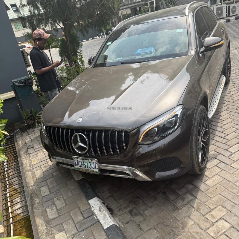 Foreign Used Mercedes Benz GLC 300 2017 for Sale In Lagos image