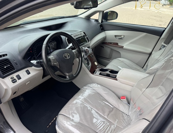 Foreign Used Toyota Venza 2012 fullest option, Accident Free