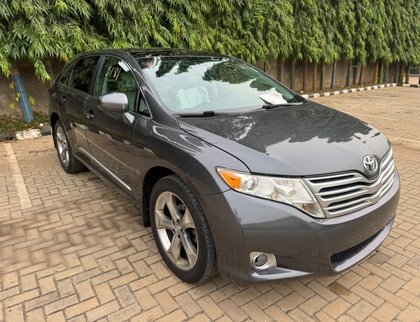 Foreign Used Toyota Venza 2012 fullest option, Accident Free
