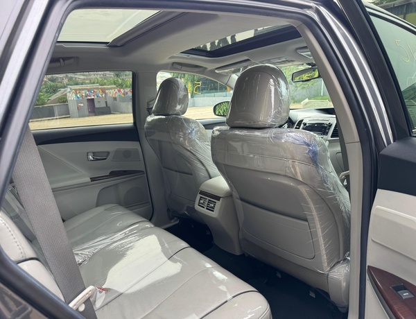 Foreign Used Toyota Venza 2012 fullest option, Accident Free
