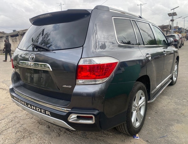 Toyota Highlander Limited 2012 in Lagos