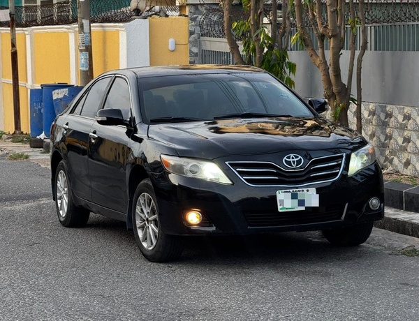 Nigerian Used Toyota Camry LE 2010 for Sale In Lagos