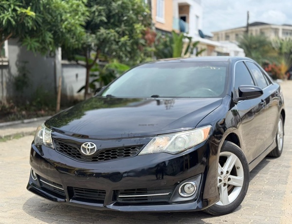 Toyota Camry SE 2013 for Sale In Lagos