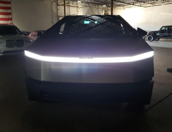 2024 Cyber Truck with mobile charger and home charger