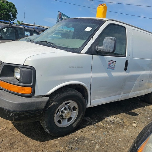 Super Clean 2010 Chevrolet Express Van – Work & Travel!