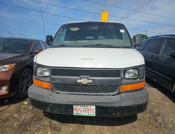 Super Clean 2010 Chevrolet Express Van – Work & Travel!