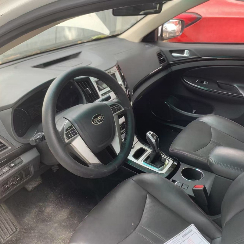 BYD E5 (White) 2019 for Sale In Lagos image