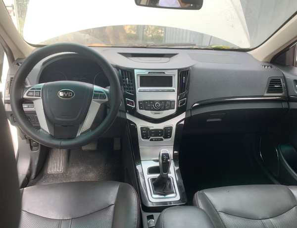 BYD E5 (White) 2019 for Sale In Lagos