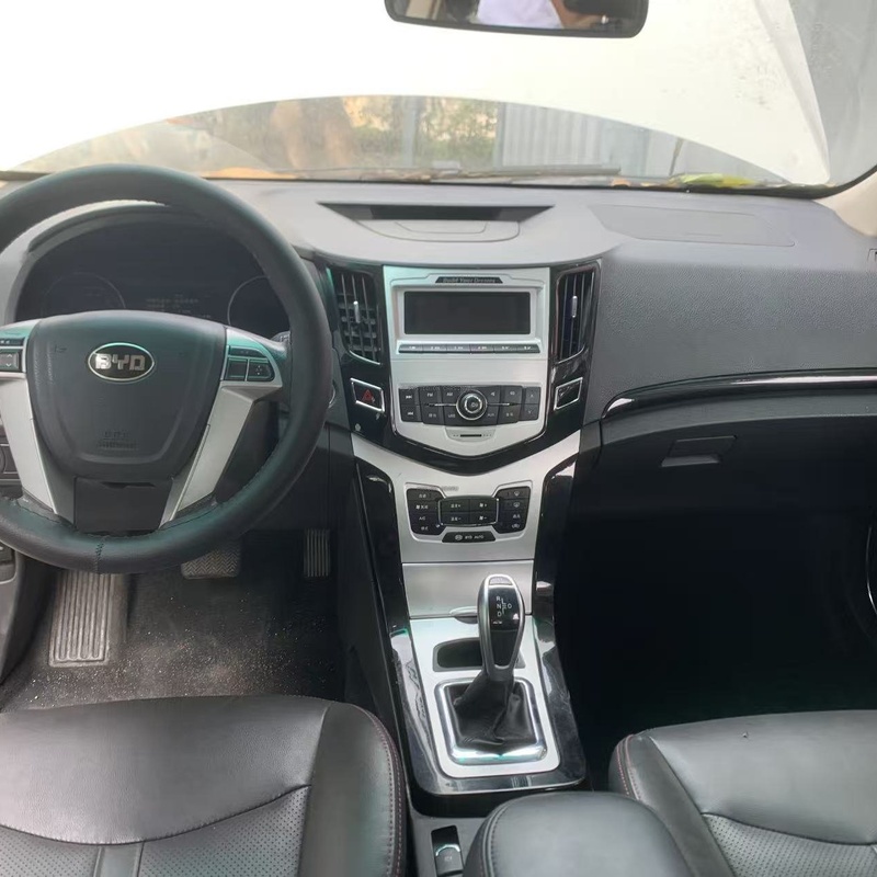 BYD E5 (White) 2019 for Sale In Lagos image