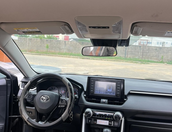 TOYOTA RAV 4 2020 WITH ALL ROUND FACTORY TINTED WINDOWS