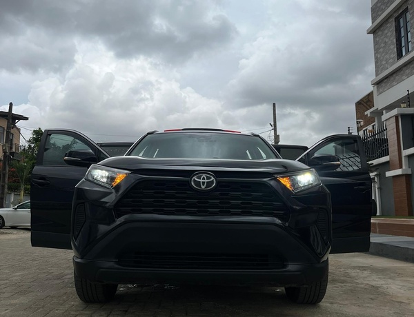 TOYOTA RAV 4 2020 WITH ALL ROUND FACTORY TINTED WINDOWS