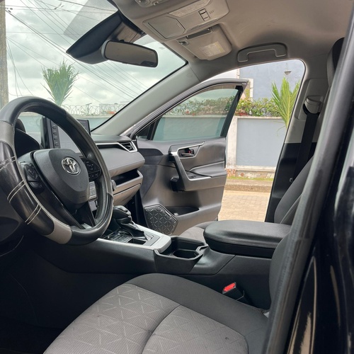 TOYOTA RAV 4 2020 WITH ALL ROUND FACTORY TINTED WINDOWS