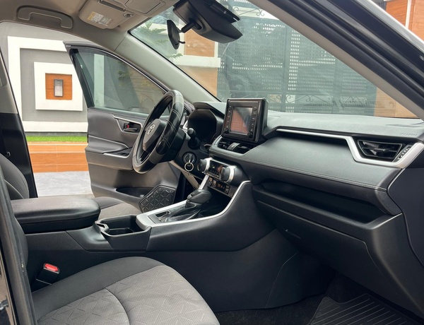 TOYOTA RAV 4 2020 WITH ALL ROUND FACTORY TINTED WINDOWS