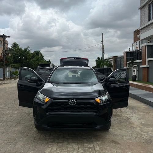TOYOTA RAV 4 2020 WITH ALL ROUND FACTORY TINTED WINDOWS
