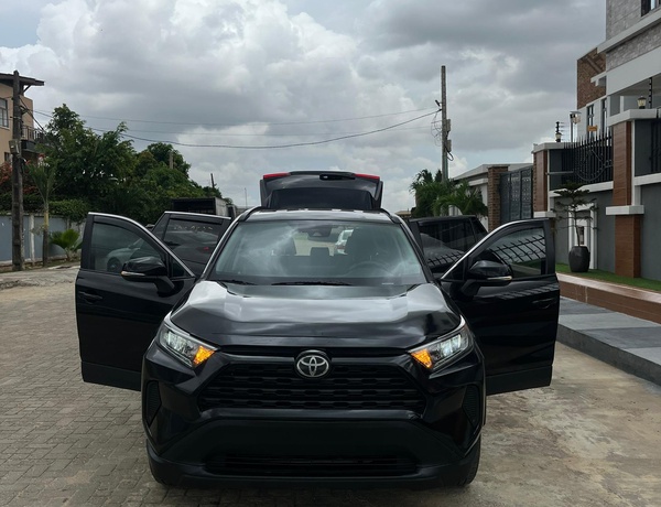 TOYOTA RAV 4 2020 WITH ALL ROUND FACTORY TINTED WINDOWS