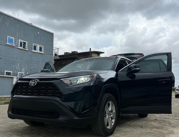 TOYOTA RAV 4 2020 WITH ALL ROUND FACTORY TINTED WINDOWS