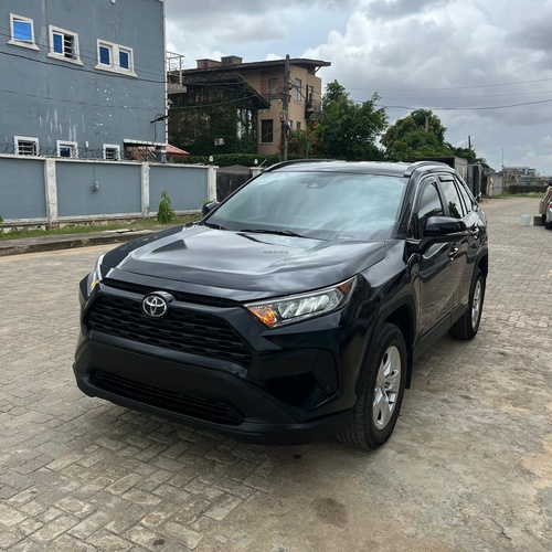TOYOTA RAV 4 2020 WITH ALL ROUND FACTORY TINTED WINDOWS