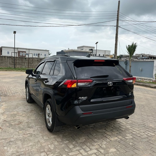TOYOTA RAV 4 2020 WITH ALL ROUND FACTORY TINTED WINDOWS