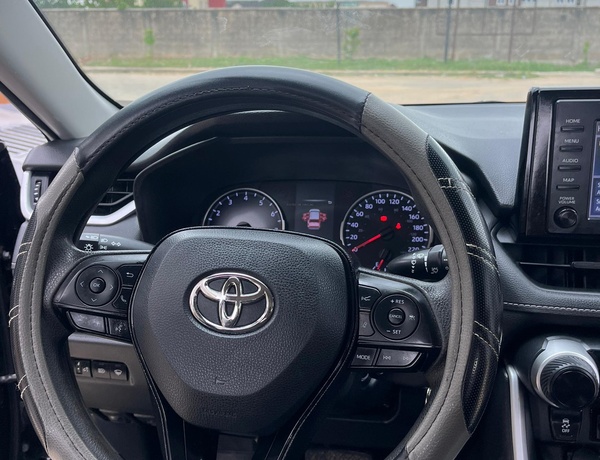 TOYOTA RAV 4 2020 WITH ALL ROUND FACTORY TINTED WINDOWS