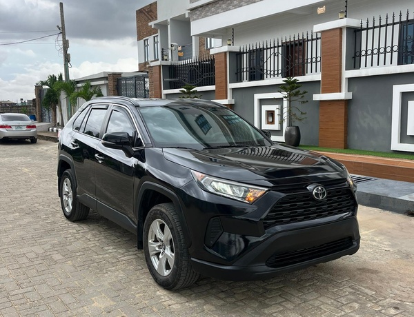 TOYOTA RAV 4 2020 WITH ALL ROUND FACTORY TINTED WINDOWS