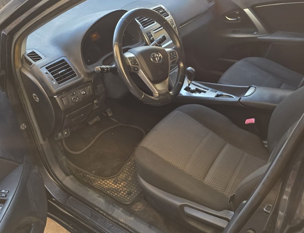Foreign Used 2014 Toyota Avensis in Lagos
