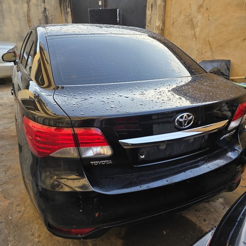 Foreign Used 2014 Toyota Avensis in Lagos