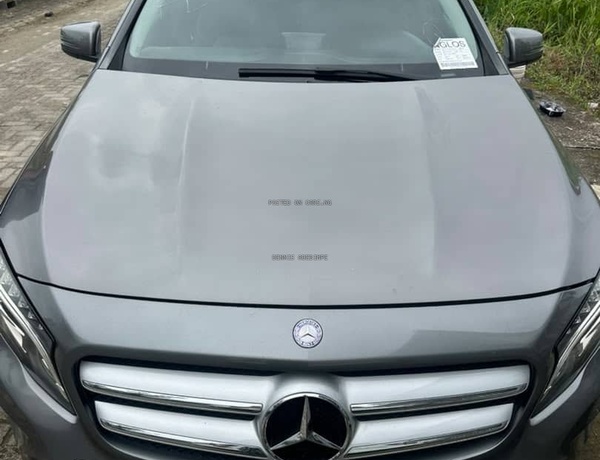 MERCEDES-BENZ GLA 250 2015 FOR SALE IN LAGOS