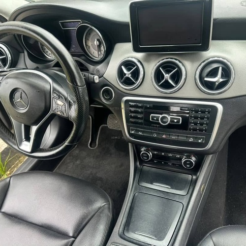MERCEDES-BENZ GLA 250 2015 FOR SALE IN LAGOS