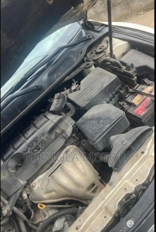 Foreign Used Toyota Camry 2011 LE for Sale In Lagos image