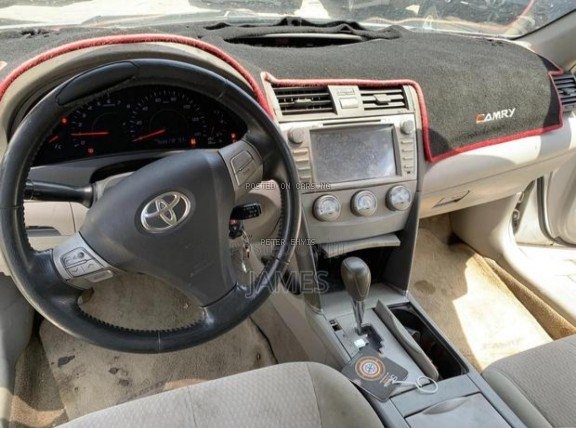 Foreign Used Toyota Camry 2011 LE for Sale In Lagos image