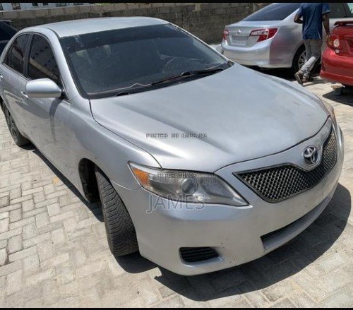 Foreign Used Toyota Camry 2011 LE for Sale In Lagos