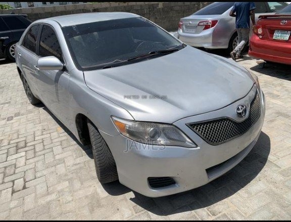 Foreign Used Toyota Camry 2011 LE for Sale In Lagos