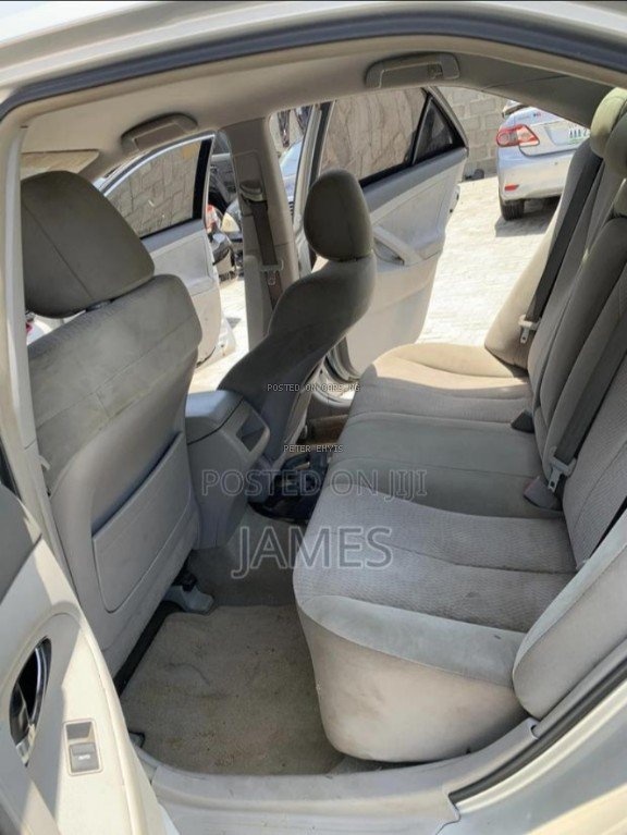 Foreign Used Toyota Camry 2011 LE for Sale In Lagos image
