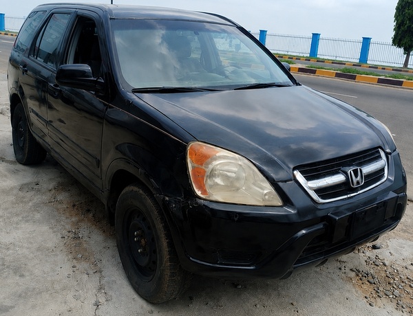 Nigerian Used Honda Cr V 2003 Black Suv in Ibadan