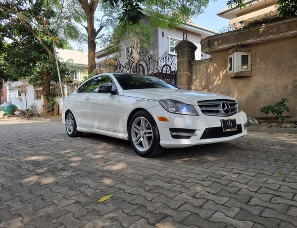 Foreign Used Mercedes Benz C350 2012 for Sale In Lagos