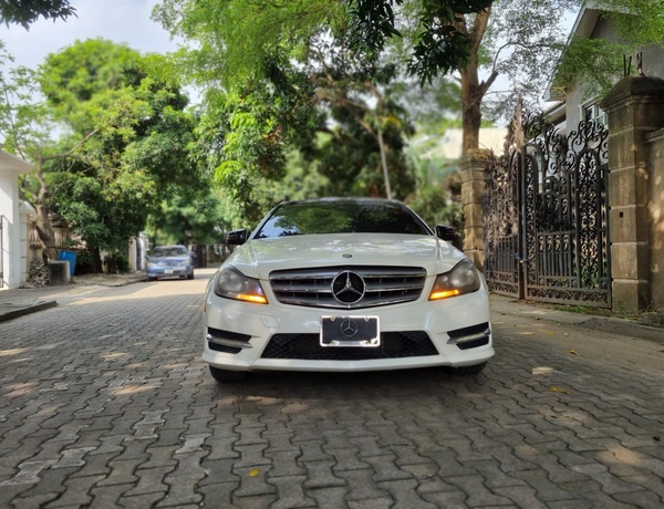 Foreign Used Mercedes Benz C350 2012 for Sale In Lagos