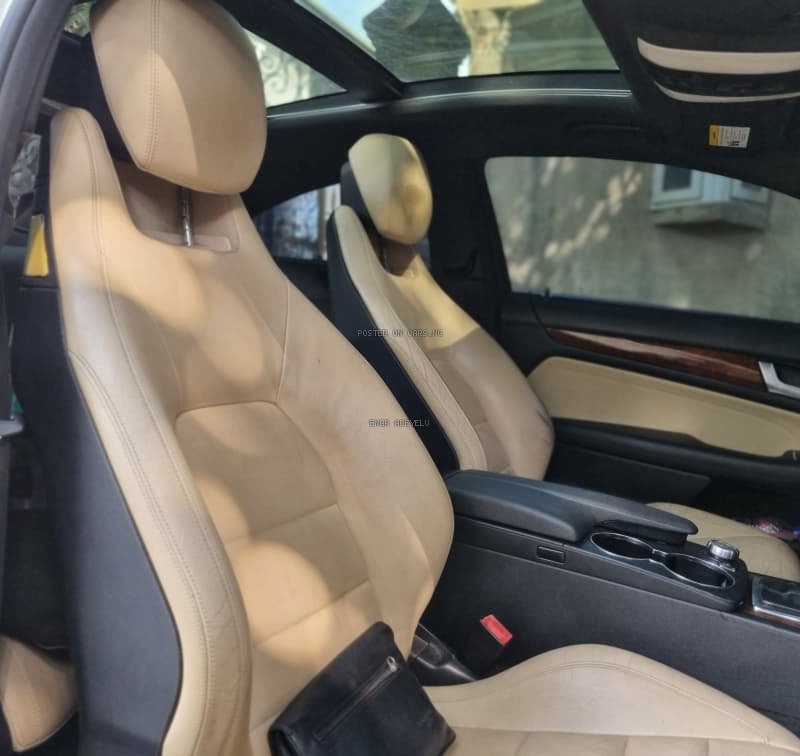 Foreign Used Mercedes Benz C350 2012 for Sale In Lagos image