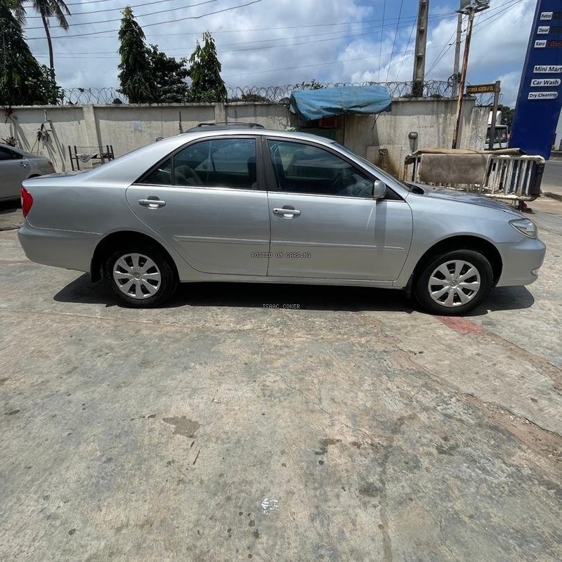 Foreign Used 2004 Toyota Camry Le image