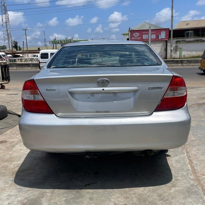 Foreign Used 2004 Toyota Camry Le image