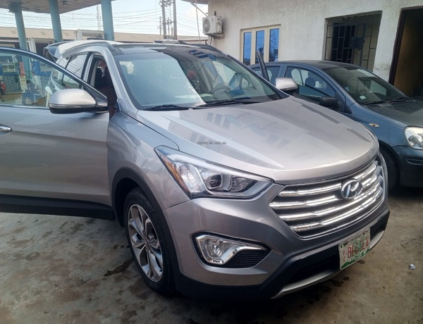 Foreign Used Toks 2015 Hyundai Santa Fe V6,3seater