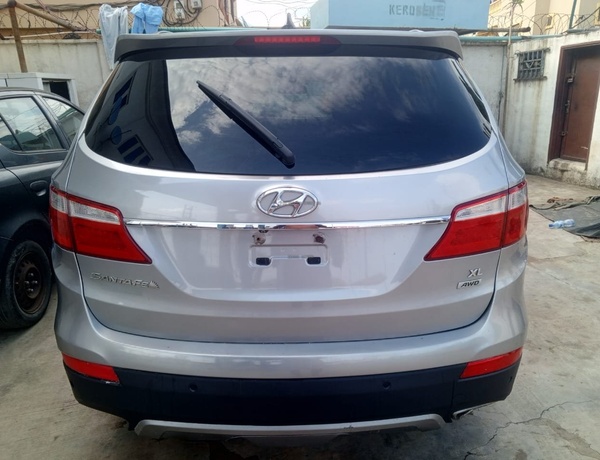 Foreign Used Toks 2015 Hyundai Santa Fe V6,3seater