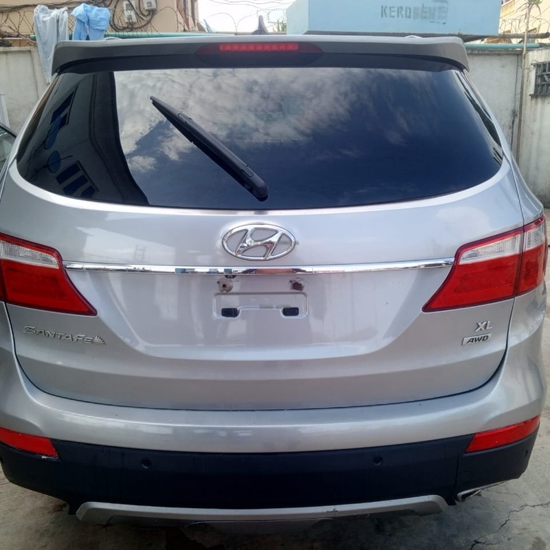 Foreign Used Toks 2015 Hyundai Santa Fe V6,3seater image