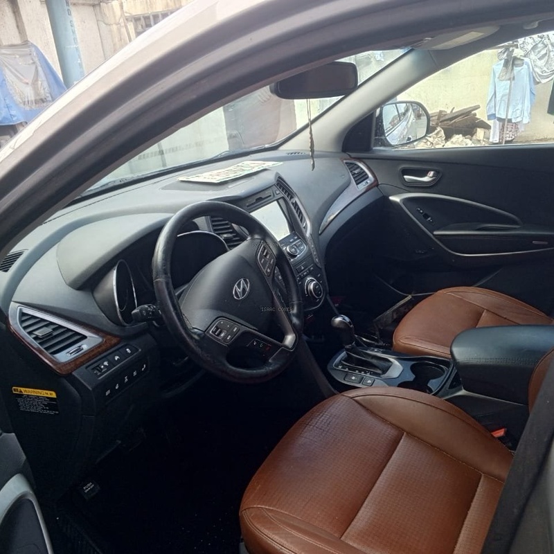 Foreign Used Toks 2015 Hyundai Santa Fe V6,3seater image