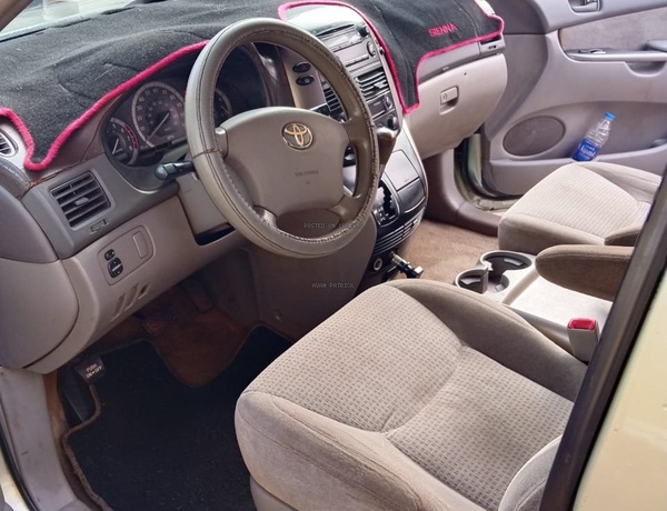 2007 Clean Toyota Sienna  for Sale In Edo